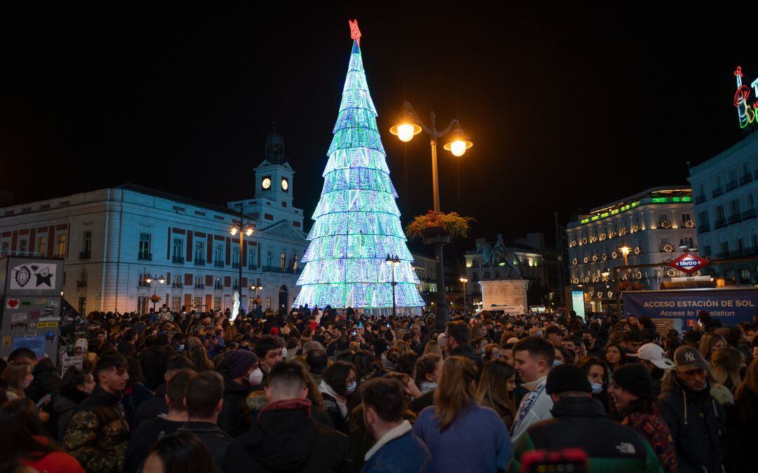 La Puerta del Sol, abarrotada de gente.