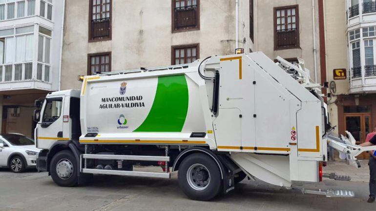 Imagen de archivo de un camión de basura de Aguilar de Campoo