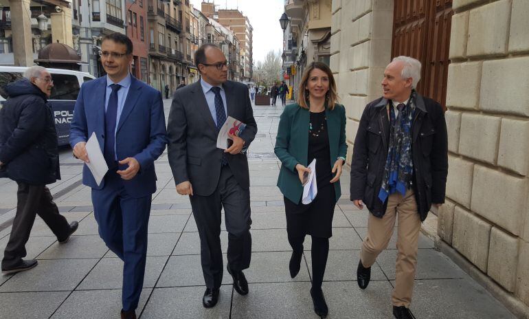 Alicia García, Consejera de Familia ha inaugurado la Jornada en la Casa Junco que celebra los 25 años de la Universidad de la Experiencia en Palencia