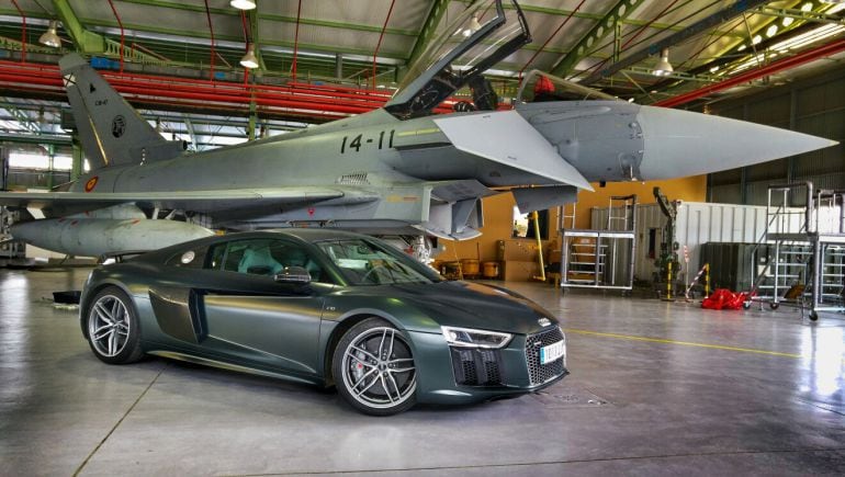 El Eurofighter se ha batido con un R8 en una carrera en la Base Aérea de los Llanos