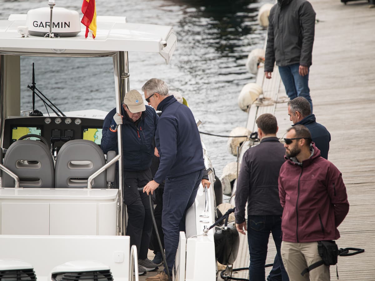 ¿Qué implicaría que el rey Juan Carlos fijara su residencia fiscal en España?