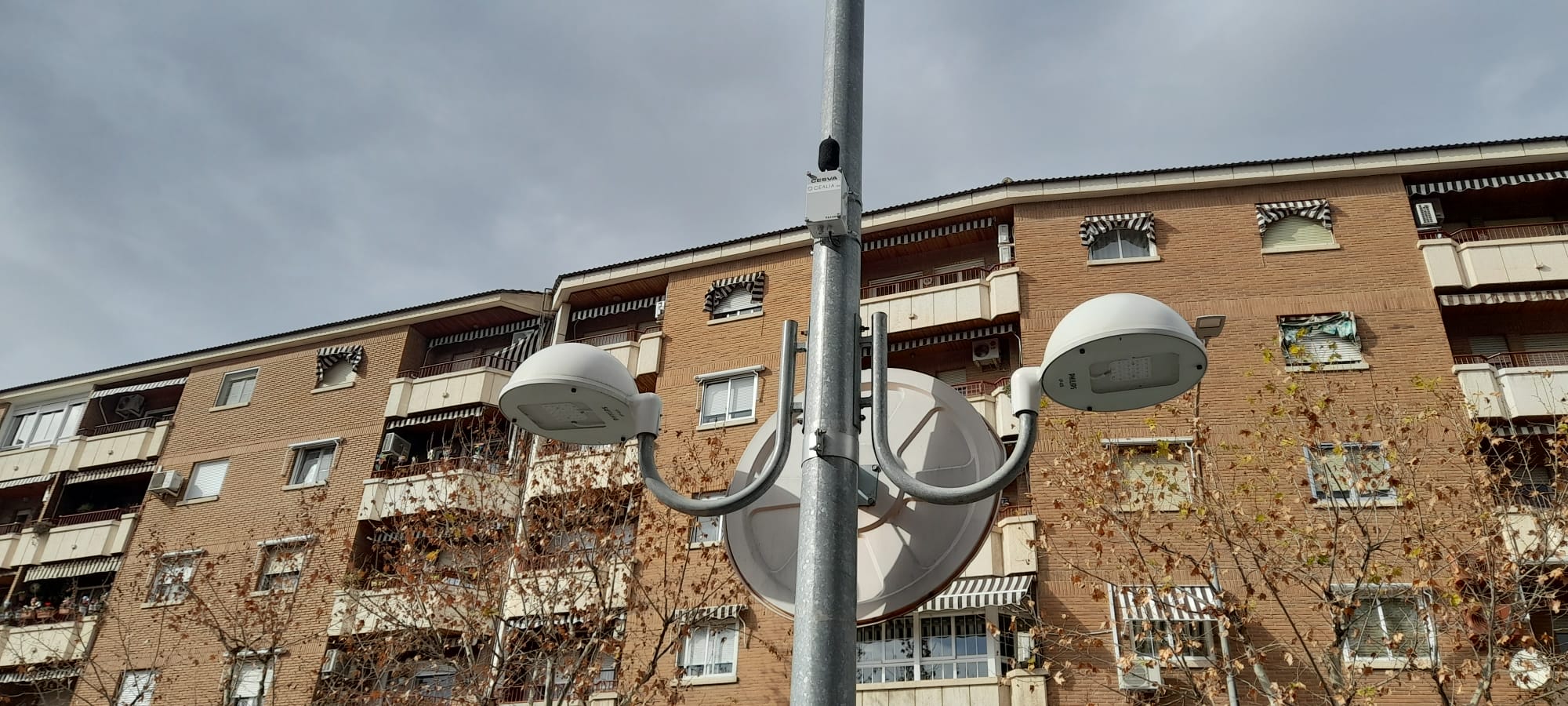 Imagen de un medidor de ruido en una de las calles de mayor trasiego juvenil en la capital