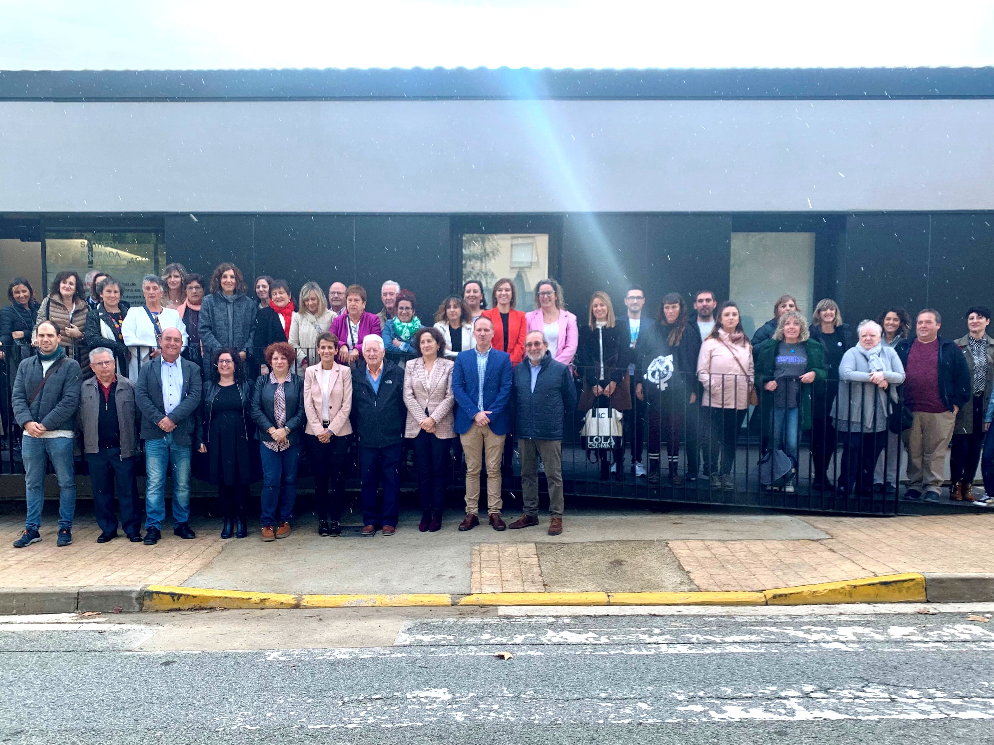 Inauguración de la sede de la mancomunidad de Servicios Sociales de Base de Olite junto al módulo prefabricado que han ocupado durante más de 20 años