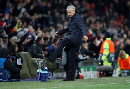 Mourinho se dispone a coger los bidones