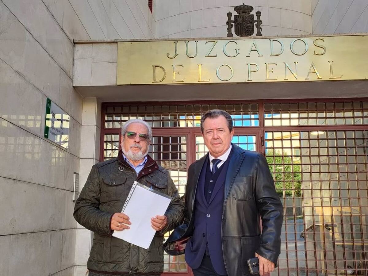 El PSOE pide la absolución del exalcalde de Linares y de Juan Sánchez