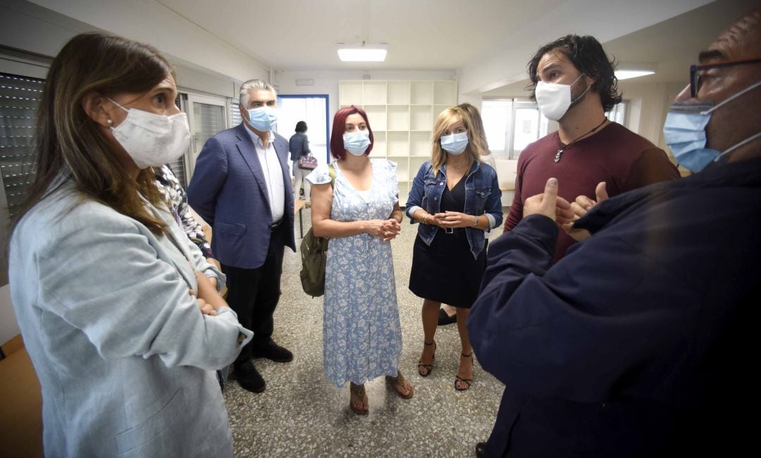 Carmen Pomar durante una reciente visita a un centro educativo de Pontevedra