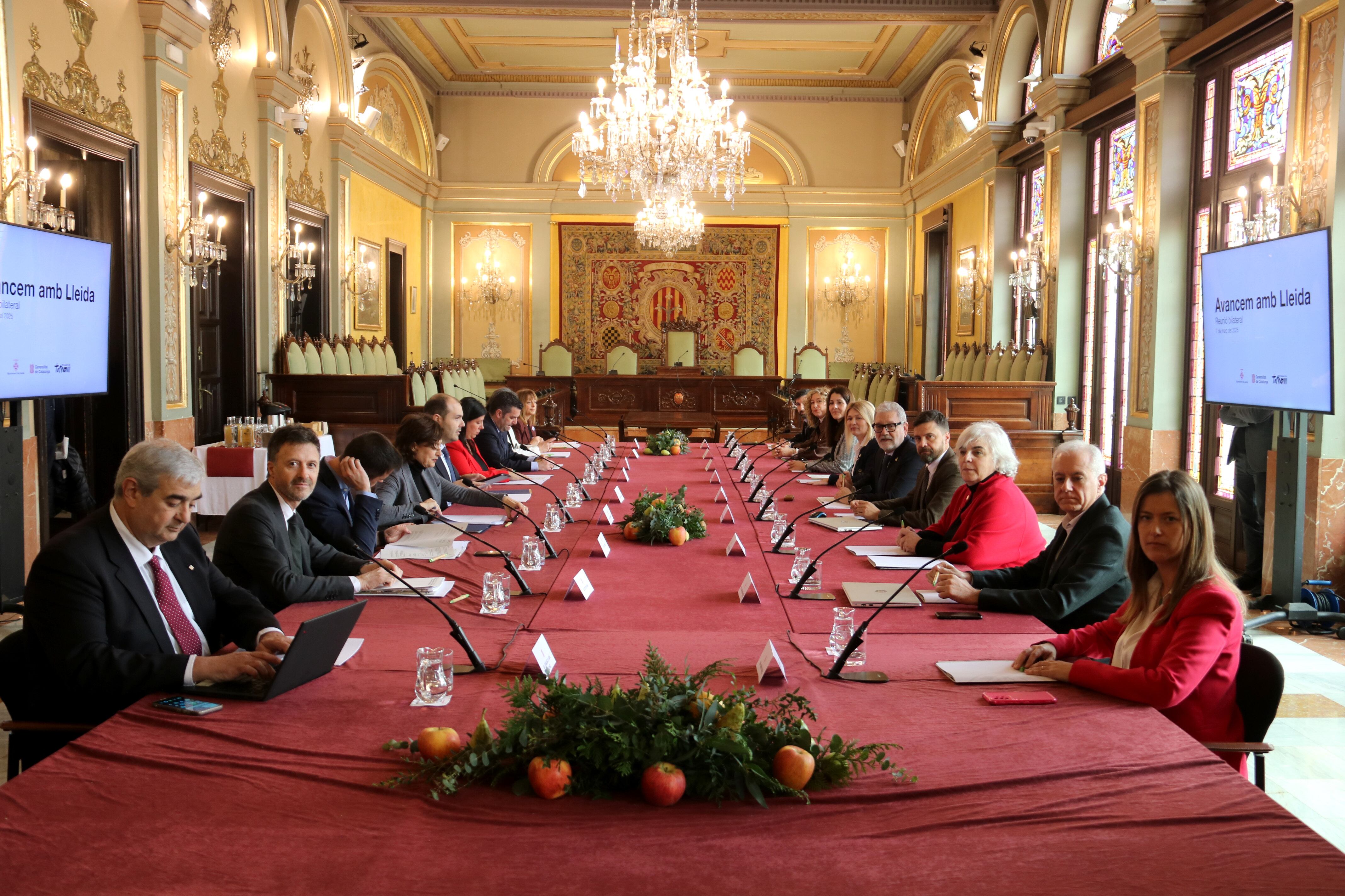 El saló de sessions de la Paeria ha estat el lloc de la bilateral Generalitat-Paeria d&#039;aquest divendres. Foto: ACN.