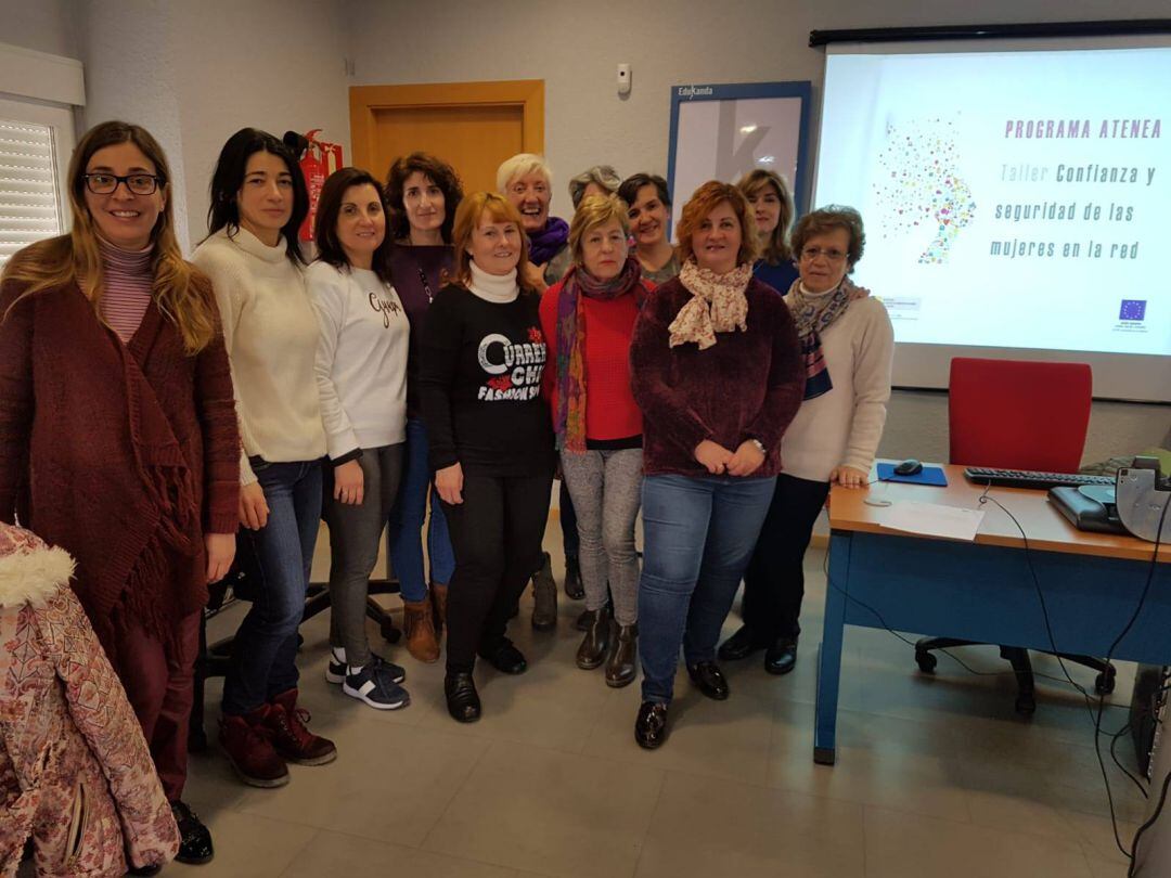 Taller de seguridad de las mujeres en la red 