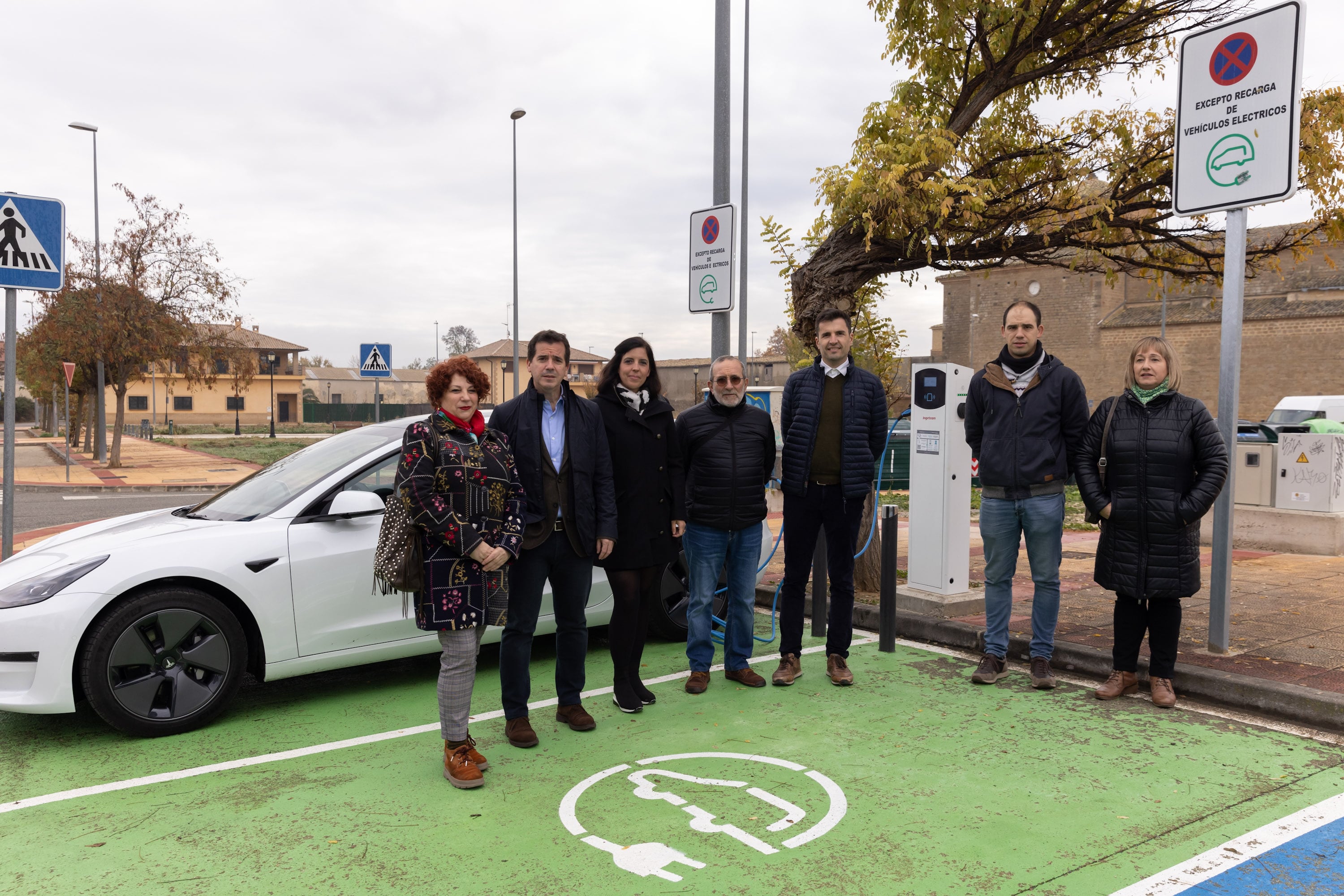 Inauguración de un punto de recarga en Olite