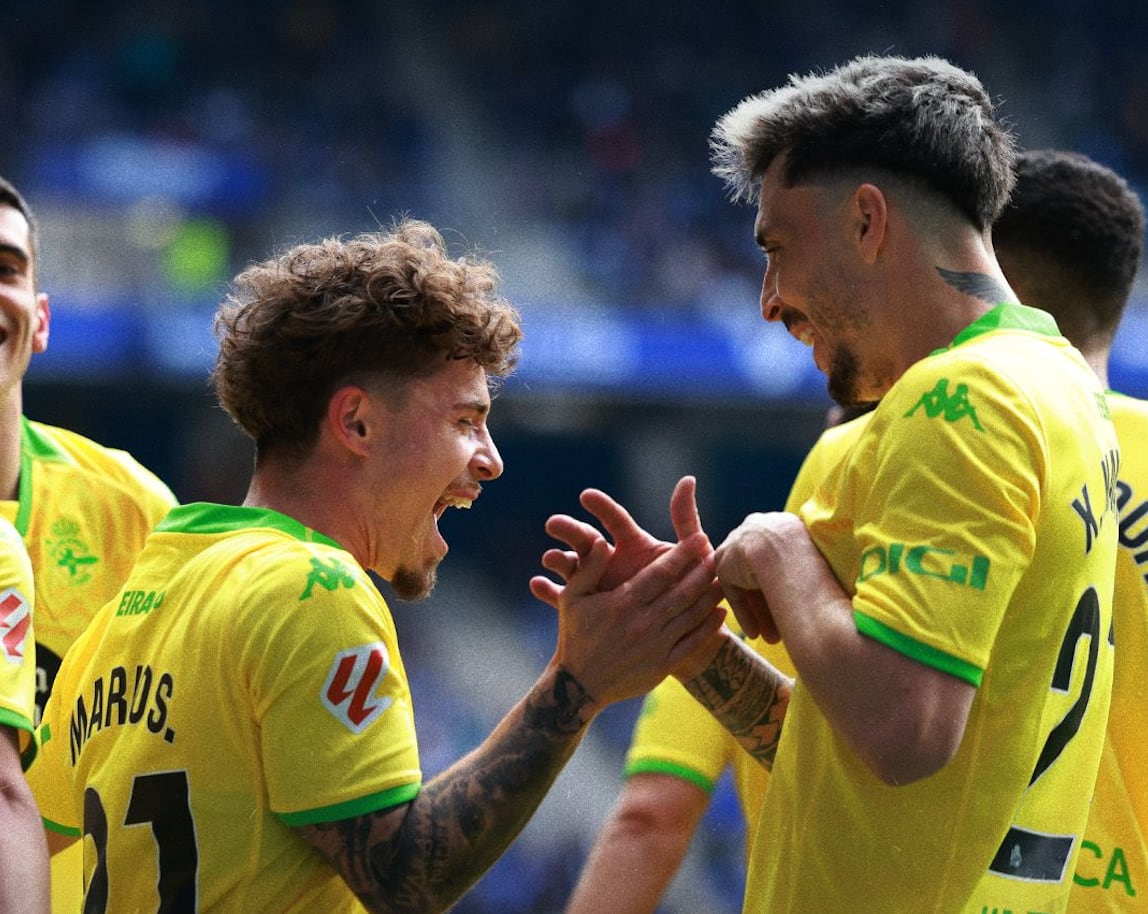 Mario Soriano y Ximo Navarro celebran un gol | Foto: RCDeportivo