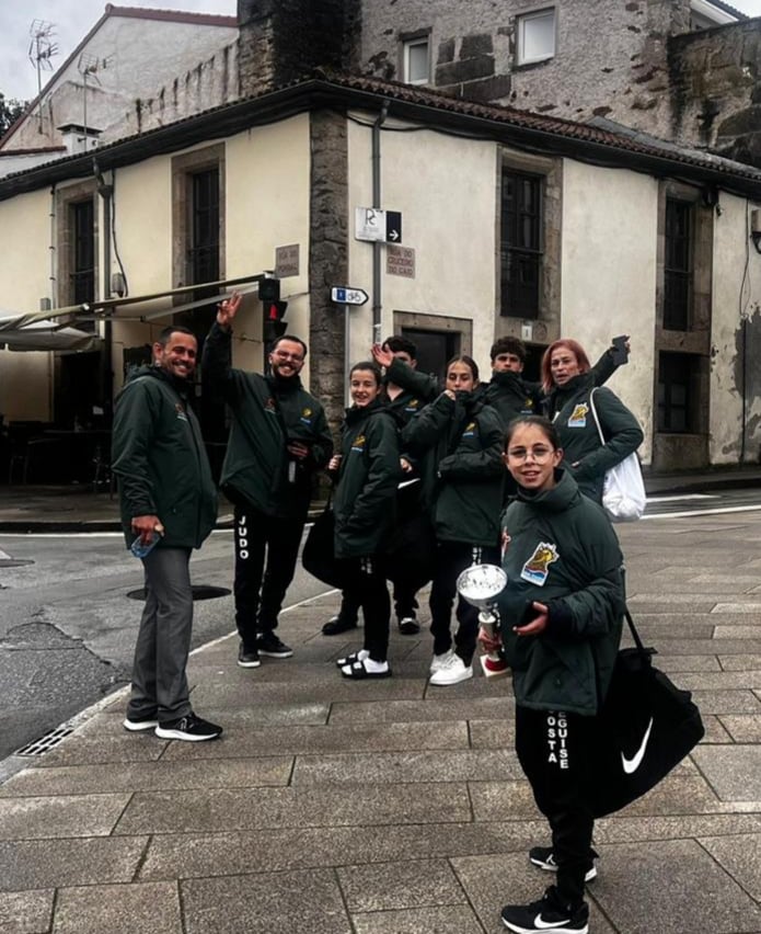 La expedición del Club de Judo Costa Teguise en Santiago de Compostela.