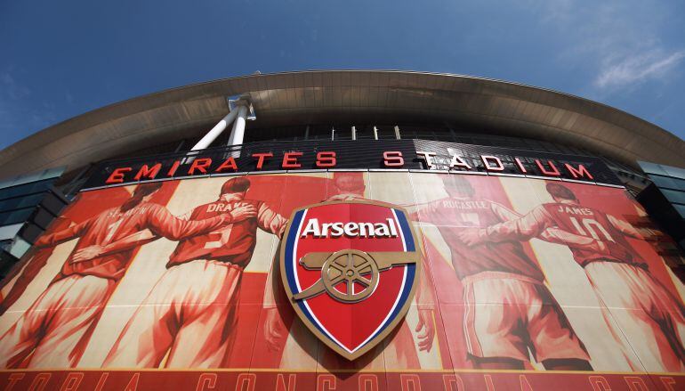 El camp de l'Arsenal, rebatejat com 'Emirates Stadium'
