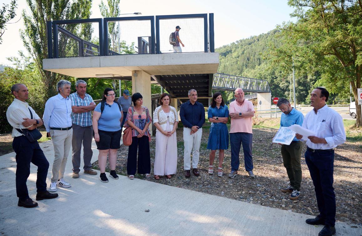 Presentación de la nueva pasarela que enlaza Arre y Villava en la comarca de Pamplona