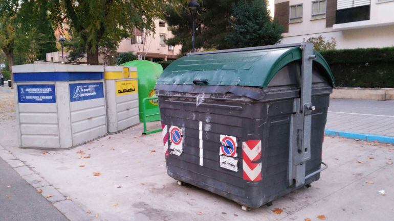 Contenedores de recogida de basura 