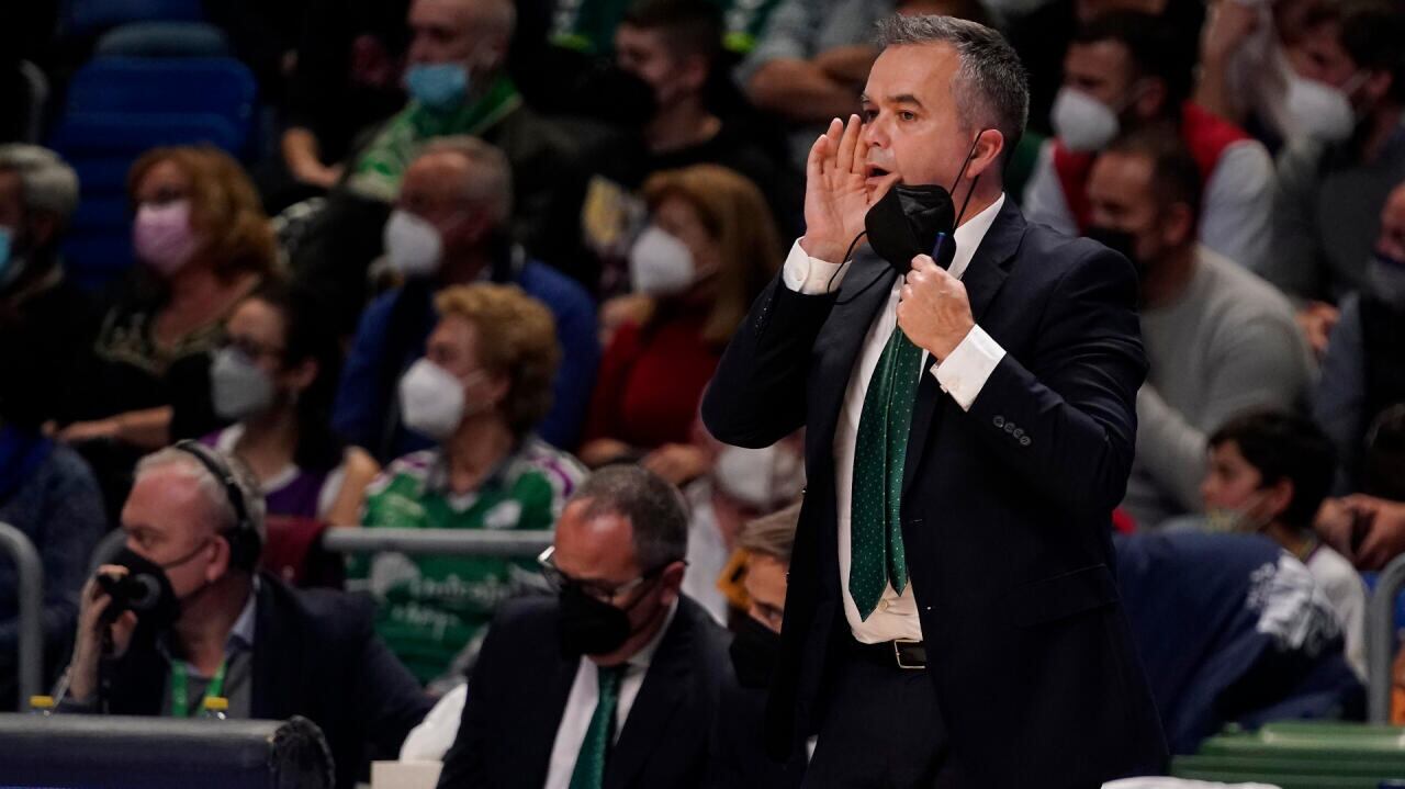 Ángel Sánchez Cañete dirigirá esta tarde al Unicaja ante el Prometey