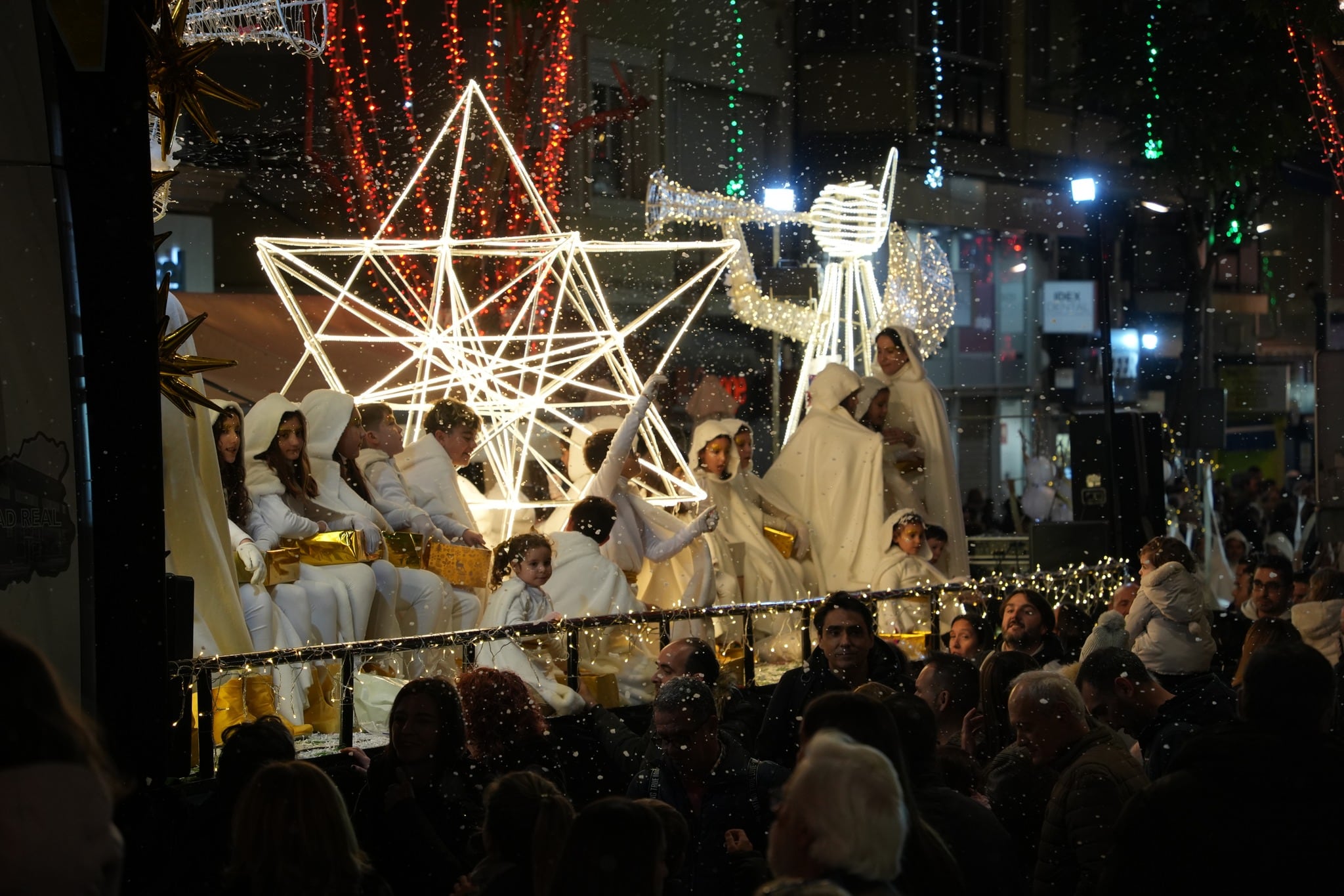 Un total de 4 pasacalles y 13 carrozas desfilarán en la Cabalgata de los Reyes Magos en Villanueva de la Serena