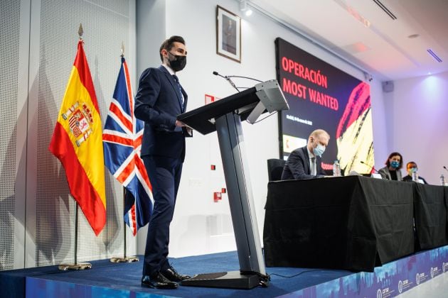 El secretario de Estado de Seguridad, Rafael Pérez, interviene en la presentación de una campaña para localizar a doce fugitivos de la Justicia británica que podrían haber huido a España.