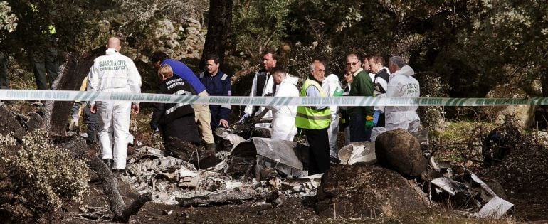 Equipos policiales y judiciales han llegado a la zona en la que se estrelló una avioneta, en la localidad toledana de Sotillo de las Palomas