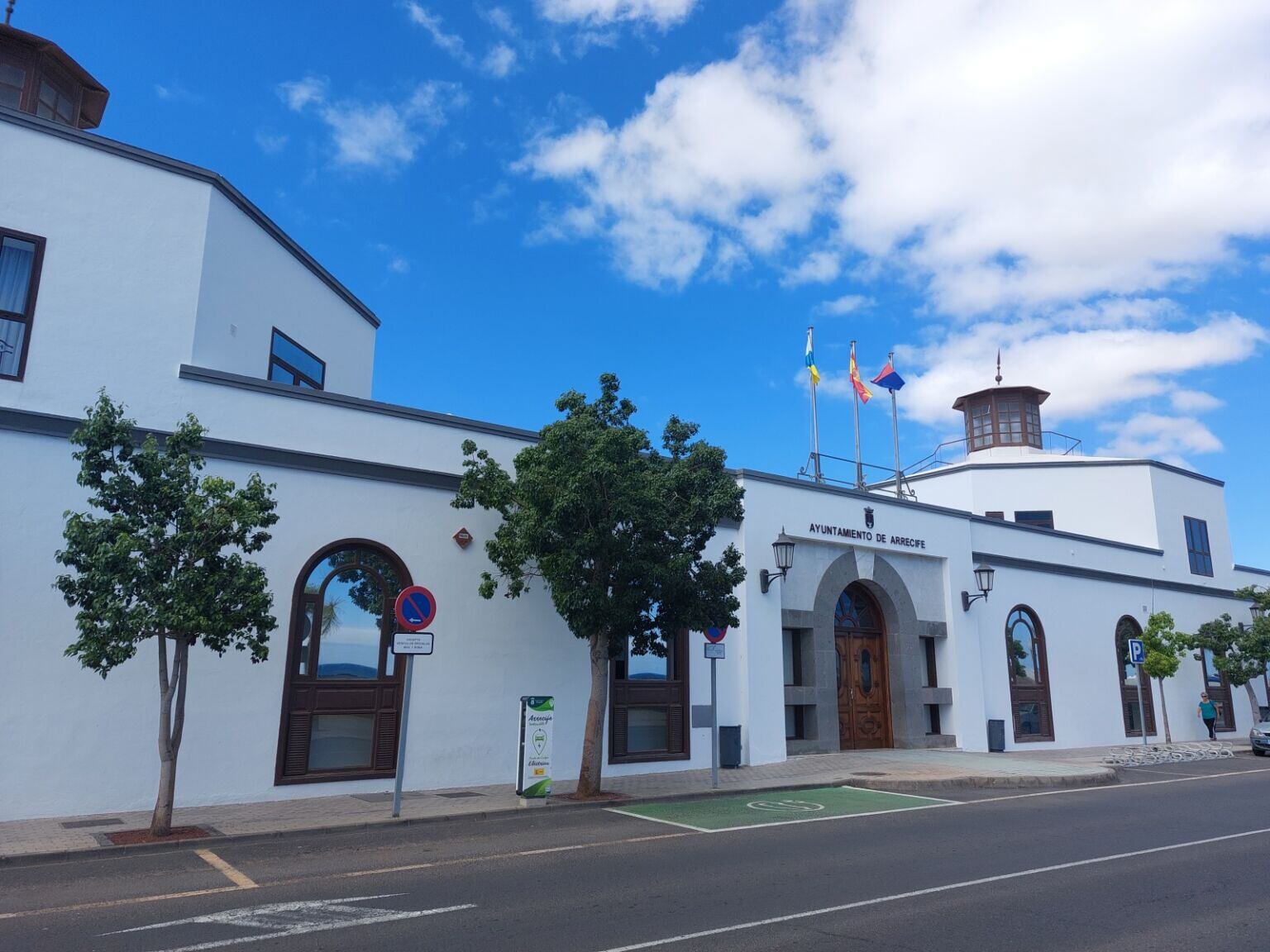 Puerta principal Ayuntamiento de Arrecife.