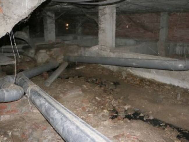 Imagen de un semisótano afectado por las aguas fcales