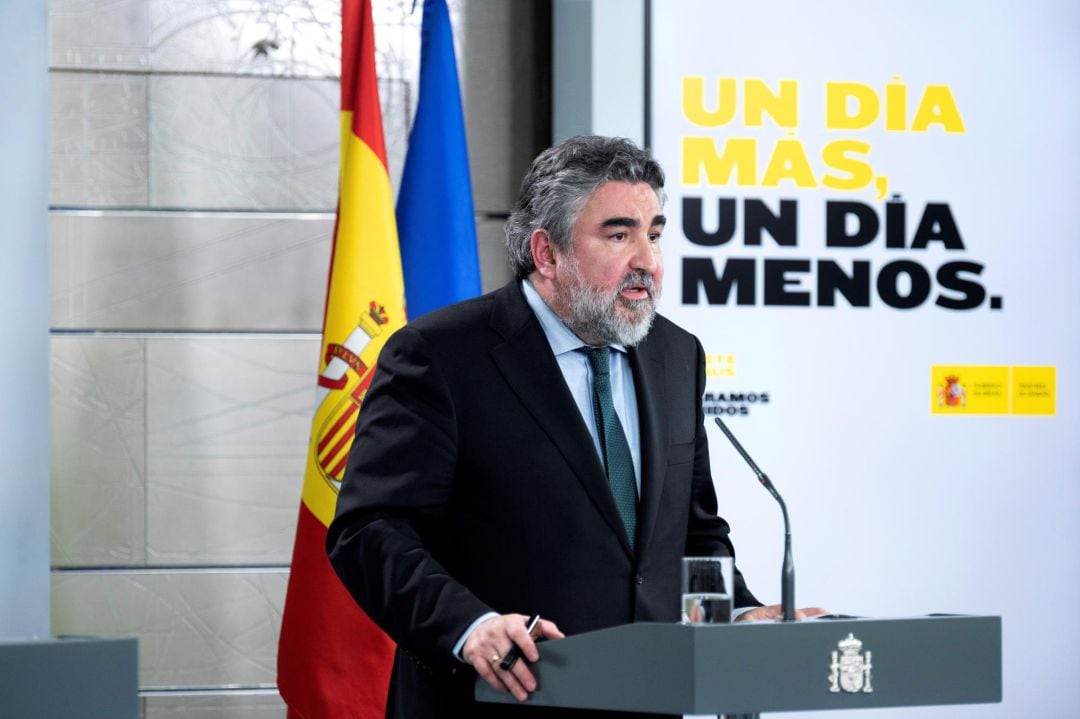 Fotografía facilitada por Moncloa del ministro de Cultura, José Manuel Rodríguez Uribes, durante la rueda de prensa ofrecida este martes en el Palacio de la Moncloa