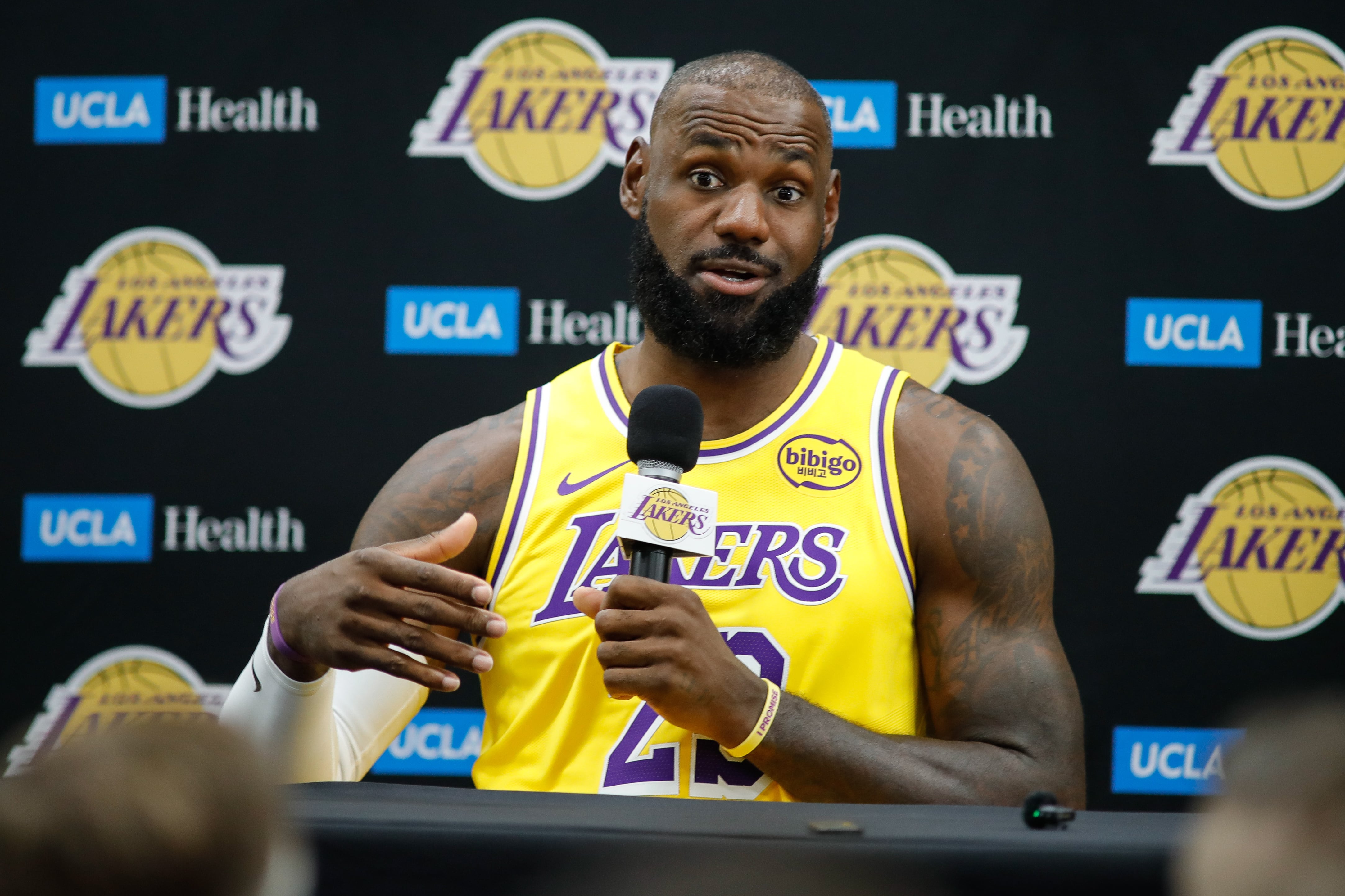 LeBron James, durante un media day con los Lakers