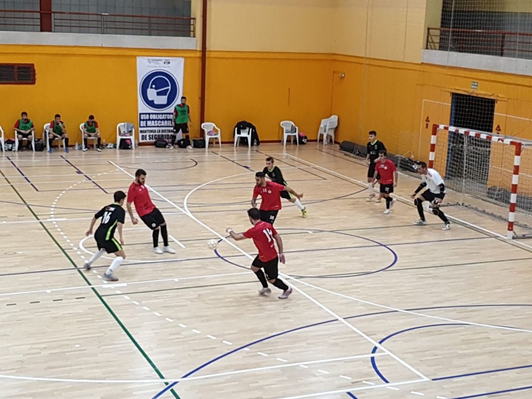 El Nueva Elda maduró el partido tras el descanso