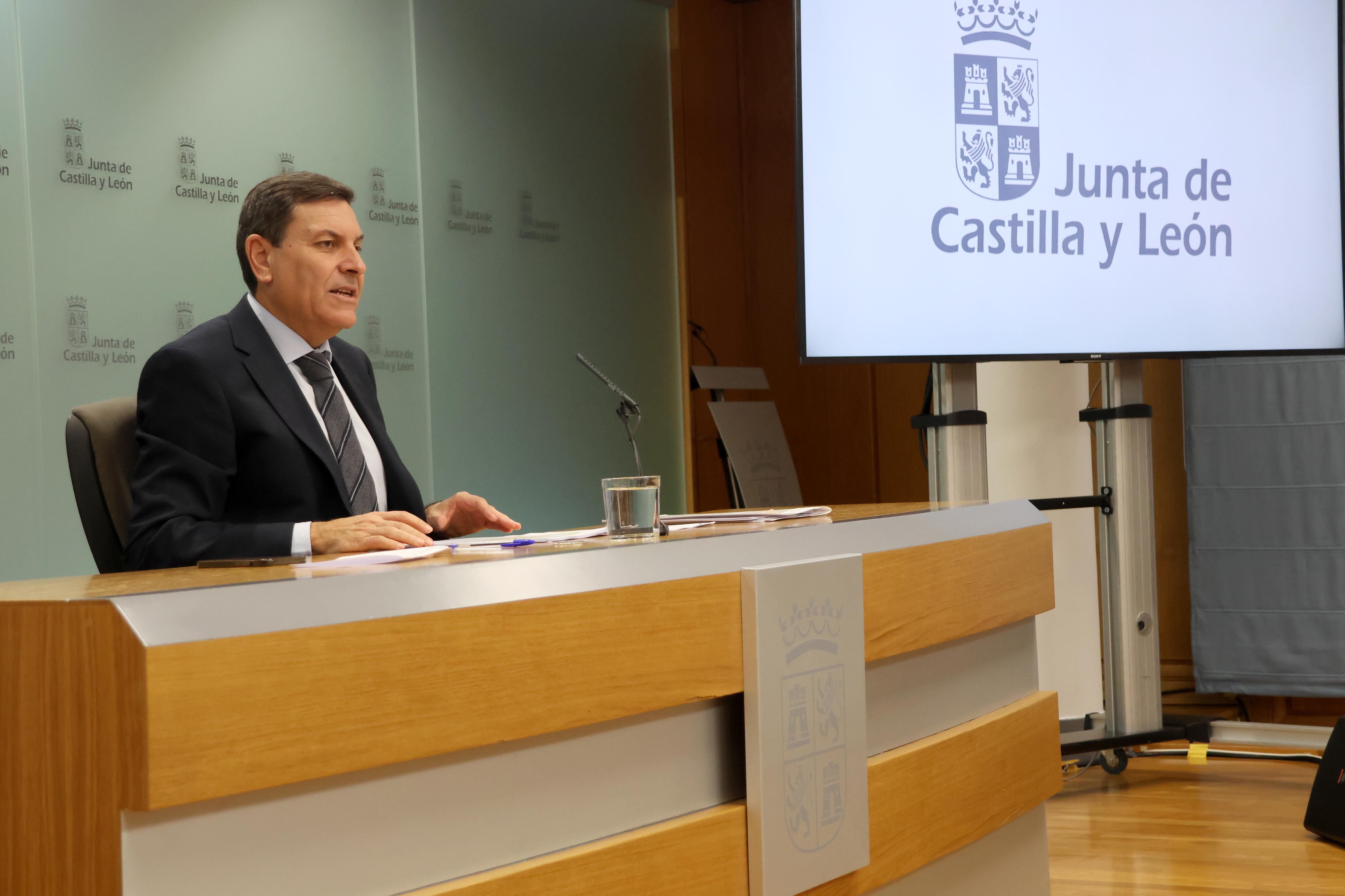 El portavoz de la Junta, Carlos Fernández Carriedo, comparece ante los medios tras la reunión del Consejo de Gobierno | Fuente: Junta de Castilla y León