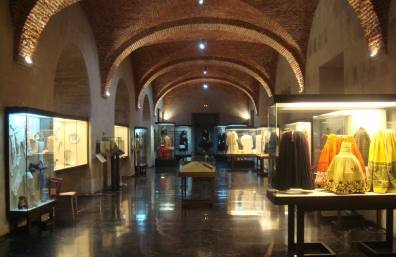 Sala de la exposición permanente del Museo Etnográfico-Textil &quot;Pérez Enciso&quot; de Plasencia