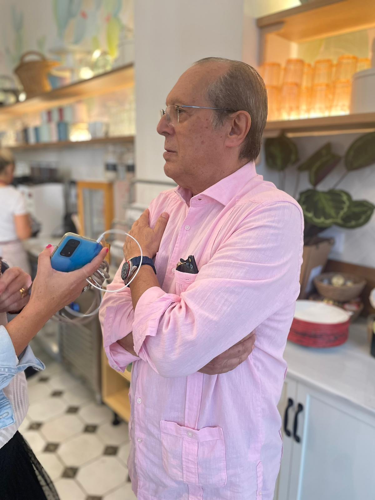 Juan José Blanco, Capitán de Marina Mercante en la Pastelería La Grosera de Huelva