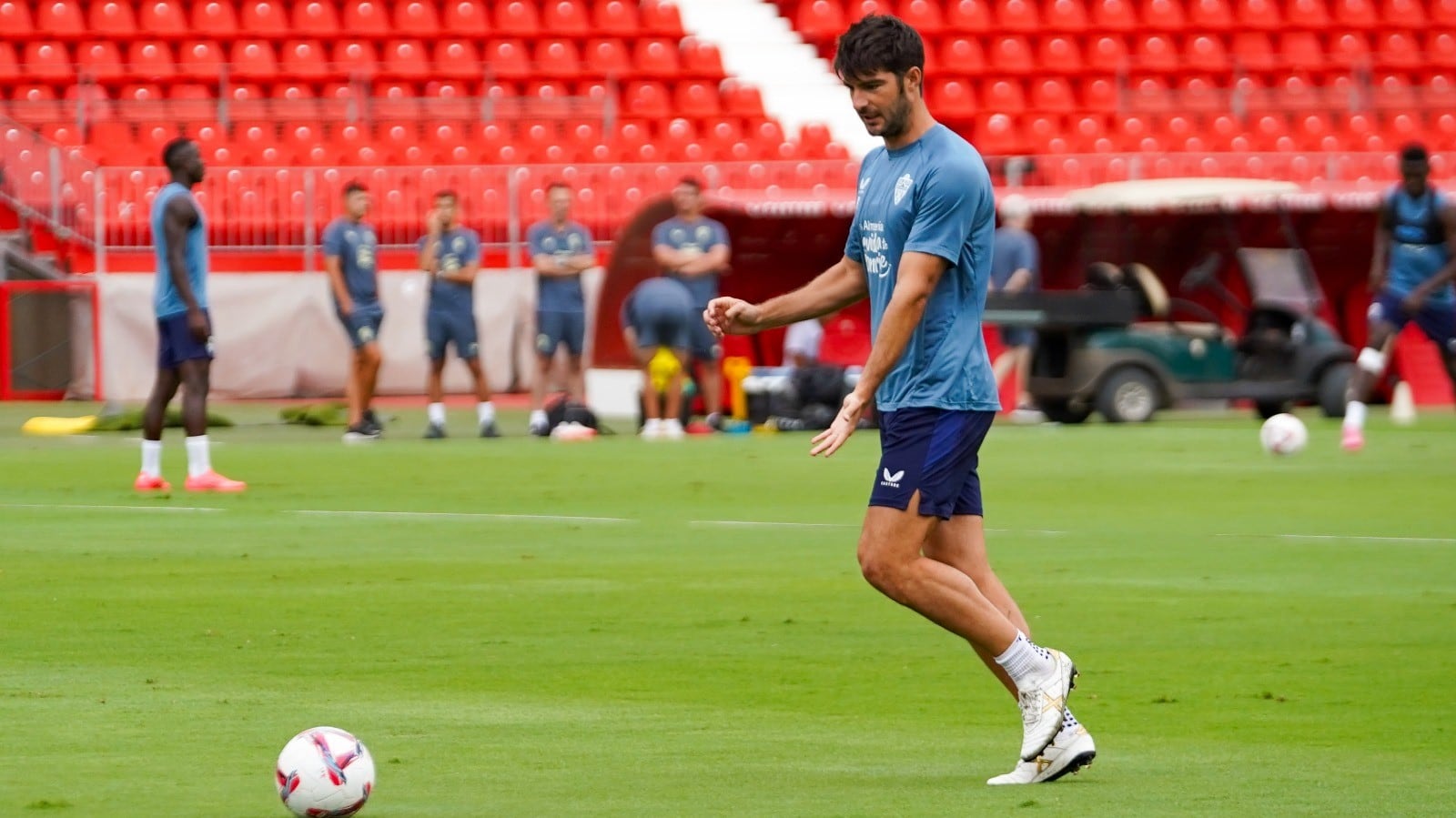 El centrocampista vuelve este domingo al Ciutat de Valencia, un campo que conoce perfectamente.