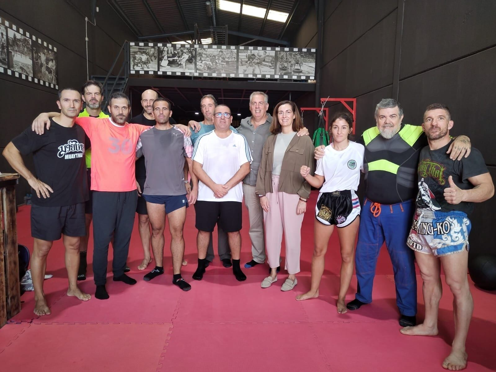 Algunos concejales del Ayuntamiento de Ronda han visitado las instalaciones del gimnasio rondeño