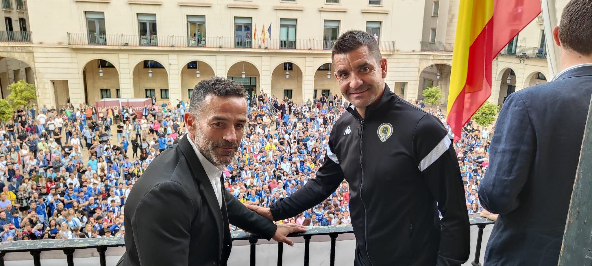 Paco Peña y Rubén Torrecilla, en el Ayuntamiento de Alicante