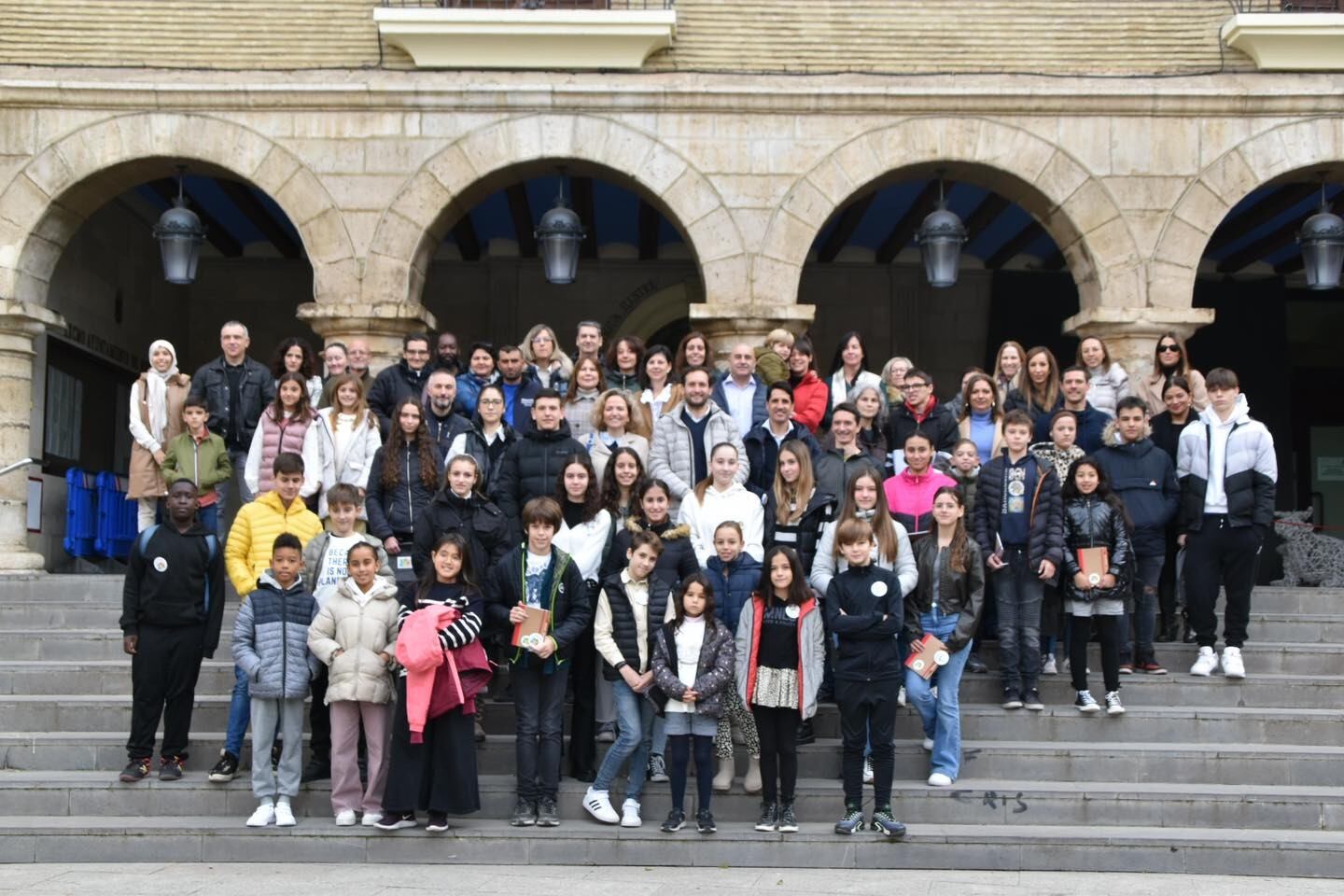 Imagen de archivo de un pleno del concejo local de infancia y adolescencia en Monzón