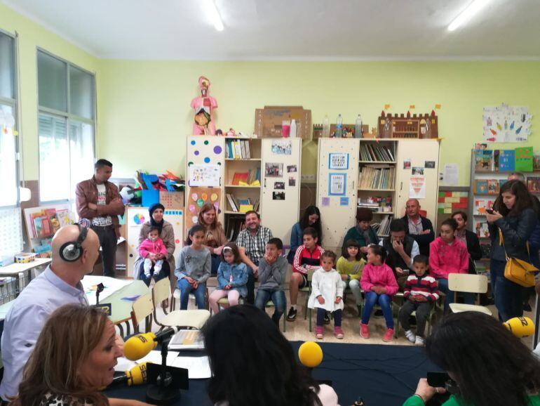 MIguel Mena con la consejera de Educación y el resto de invitados en A Vivir