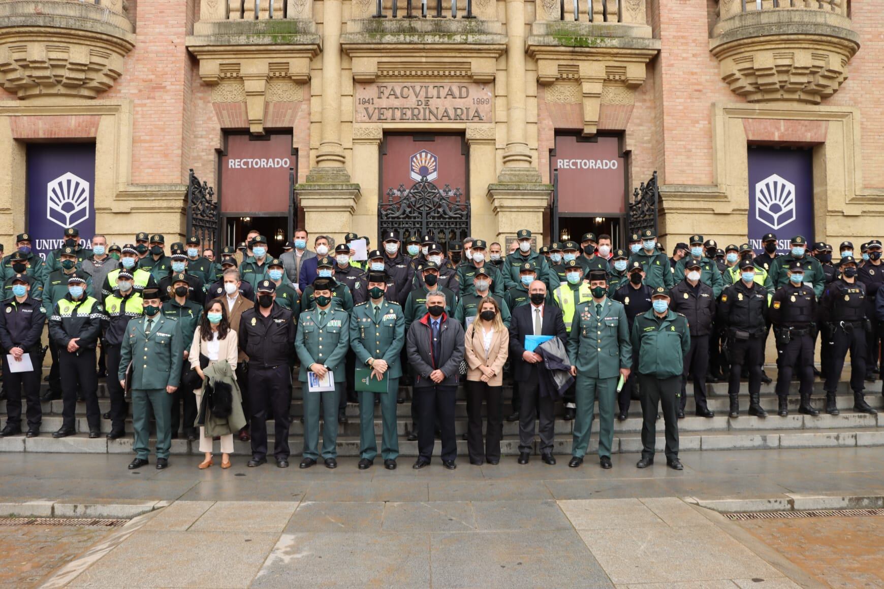 Jornadas técnicas de la Guardia Civil de Córdoba y Philip Morris sobre el contrabando de tabaco