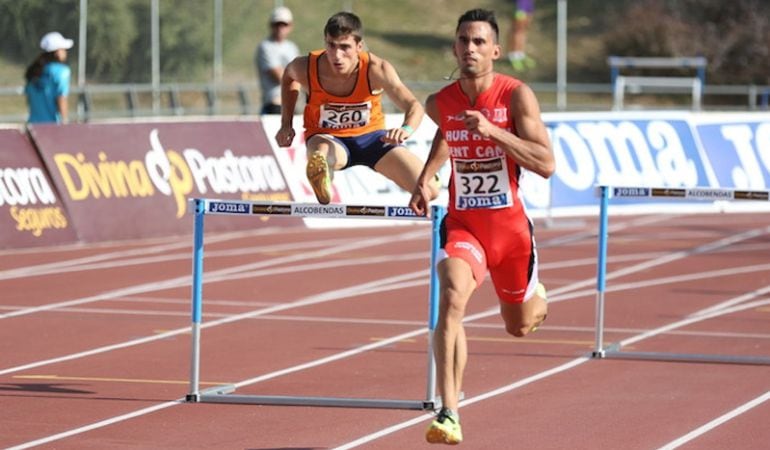 Gratuitamente podremos ver a grandes atletas nacionales este sábado de  9,30 a 22,15 horas sobre la pista del José Caballero