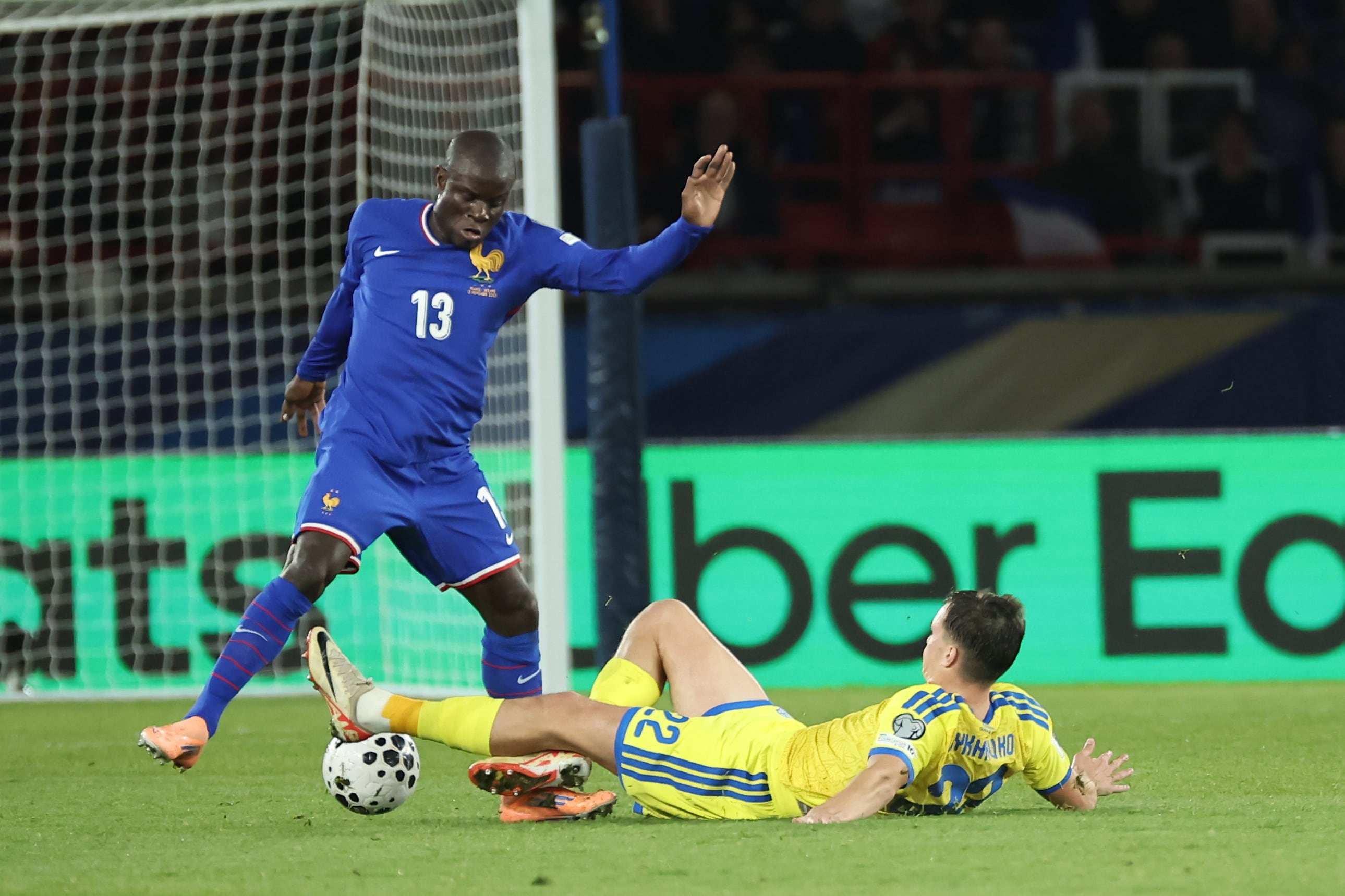 Kanté durante el enfrentamiento contra Ucrania