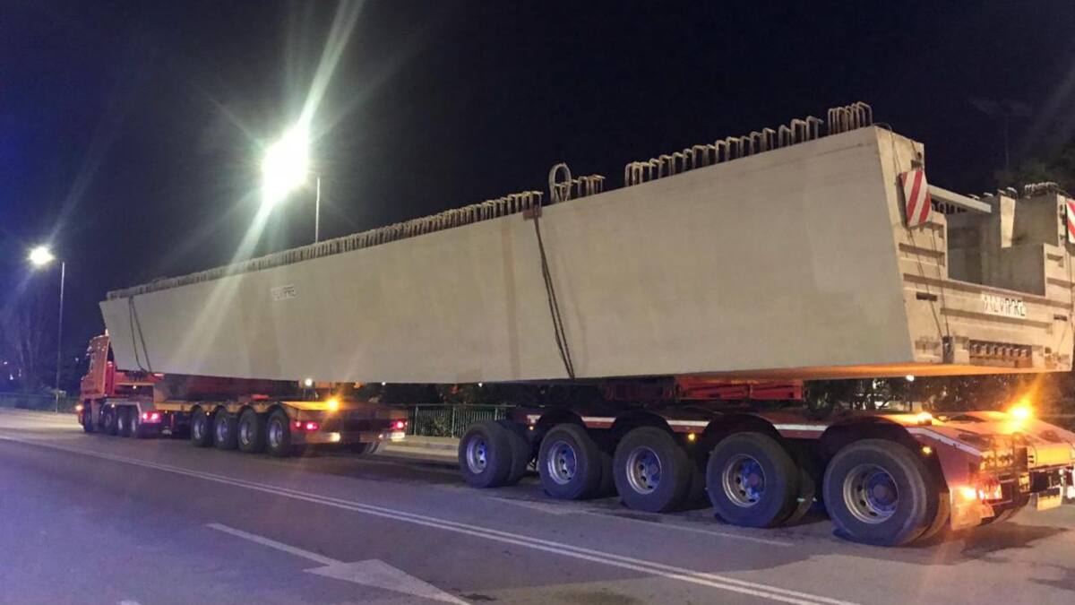 Trasladan la primera pieza para el montaje del nuevo viaducto sobre el Guadalentín