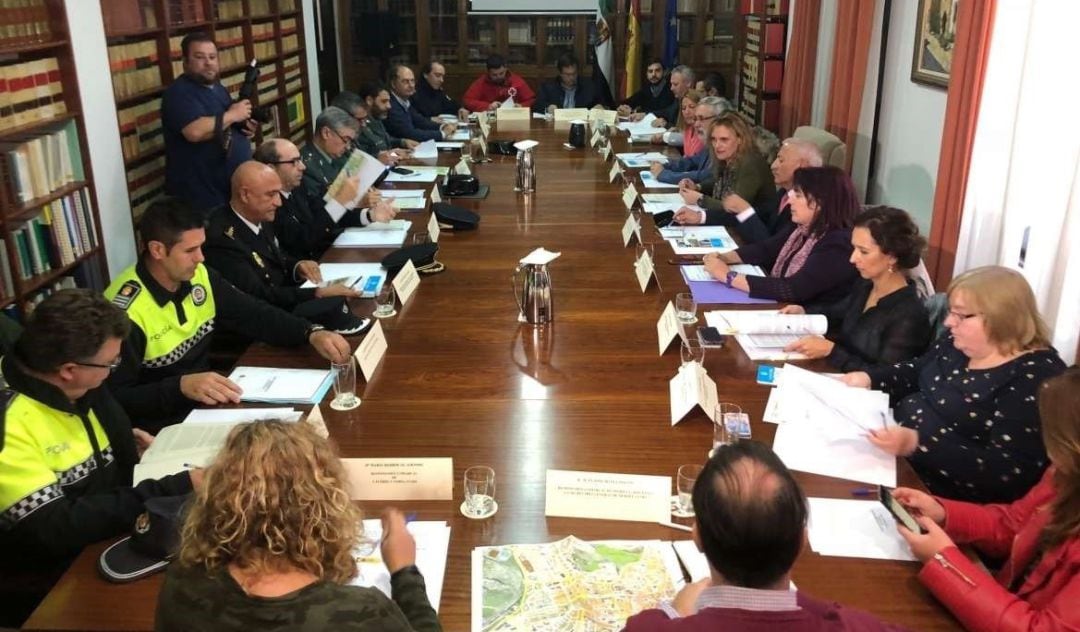 Junta Regional de Seguridad para la manifestación del tren en Cáceres 
 Preparado el dispositivo de seguridad para la manifestación del tren digno en Cáceres que reunirá a unas 10.000 personas
 