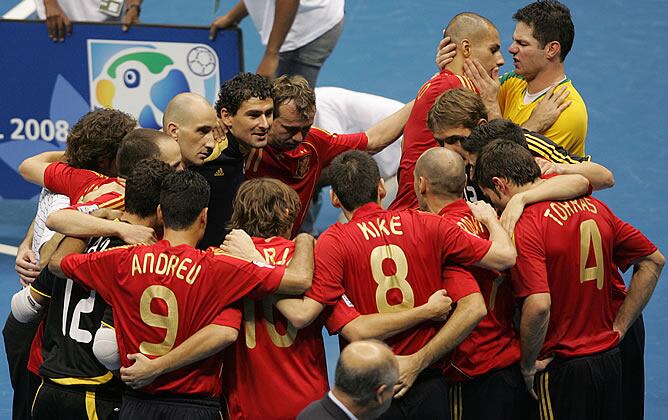 La selección nacional de fútbol sala celebran su segundo puesto en el Mundial