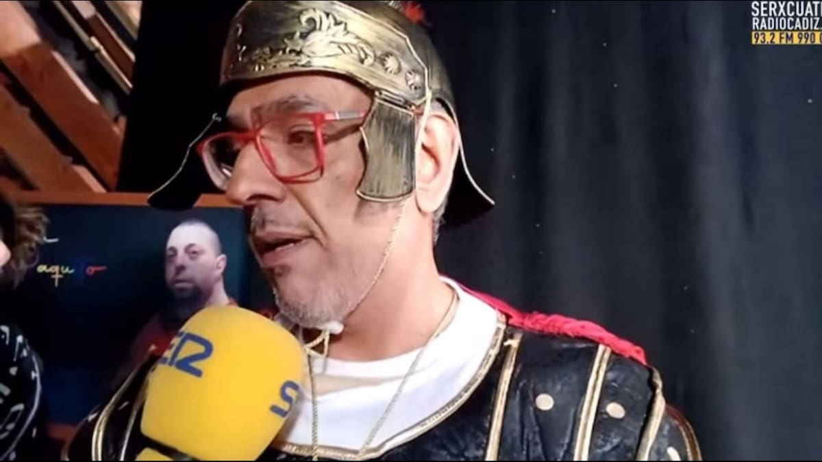 Un miembro de la chirigota 'Los legias con g' tras su actuación en el COAC 2026: "Hay componentes con lágrimas y emocionados tras la actuación"