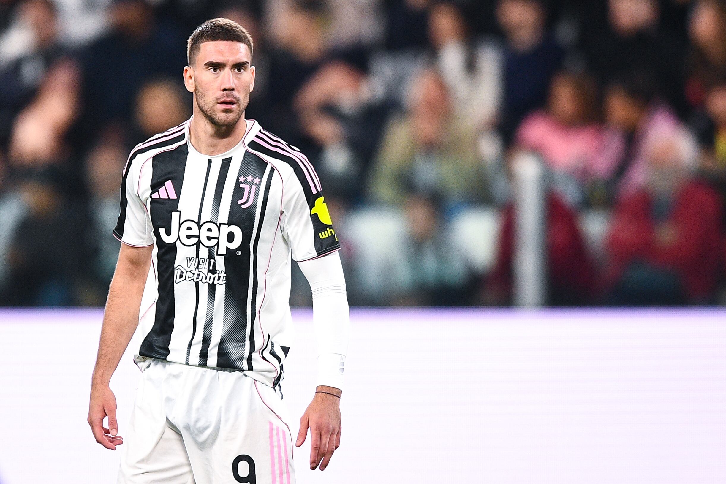 Vlahovic, jugador de la Juventus, durante un partido frente al Milan en la Serie A