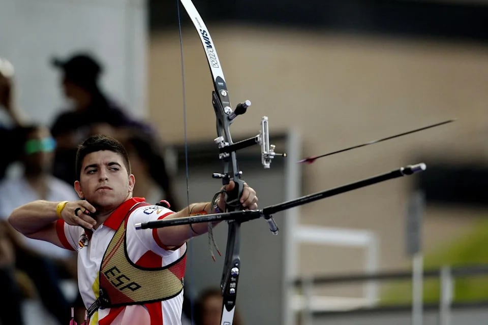 El arquero español Miguel Alvariño, en una fotografía de archivo. EFE/Luis Eduardo Noriega