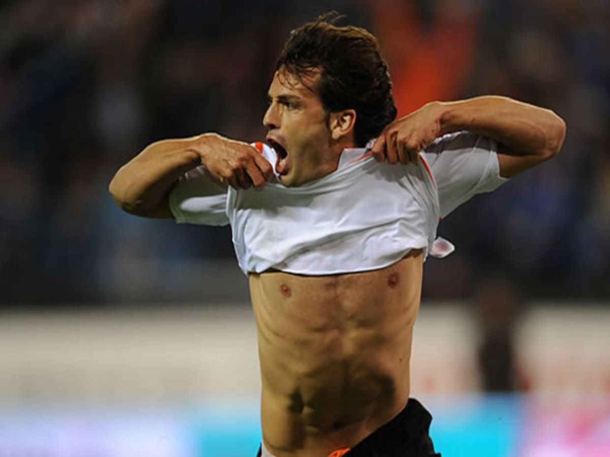 Morientes: "Tengo el corazón dividido para el partido de este viernes"