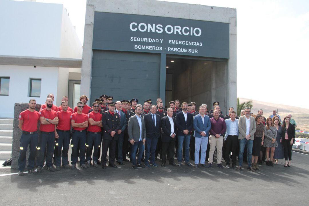 Momento de la inauguración del Parque de Bomberos del sur