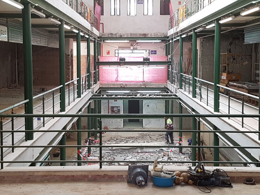 Interior del Mercado de Abastos en obras