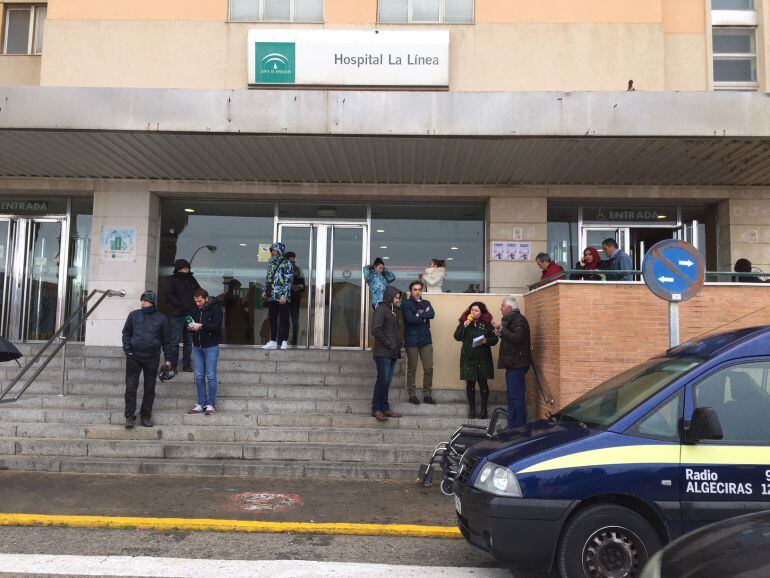 La Unidad Móvil de Radio Algeciras en elHospital de La Línea.