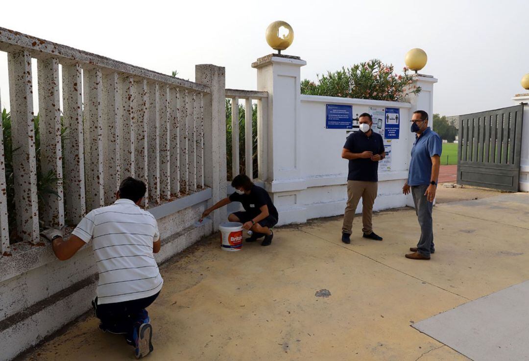 Jesús Alba supervisa los trabajos en el perímetro de Chapín