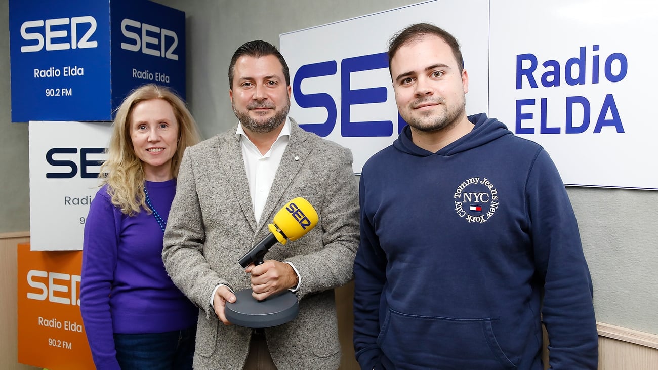 El nuevo diseño del premio simboliza de forma clara la esencia del medio, con un micrófono de la Cadena SER como elemento central